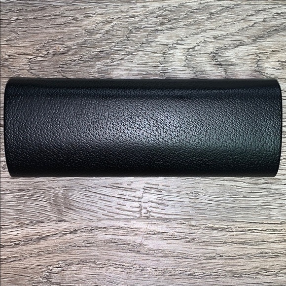 Burberry Eyeglass Class - Picture 2 of 8